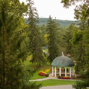 Cindy-Napier-Greenbrier-SpringHouse2